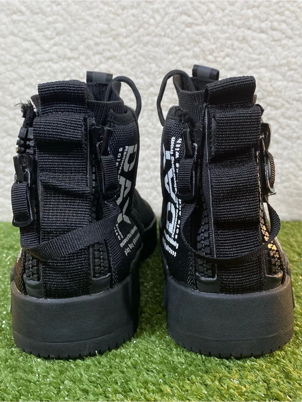 Runmaxx Casual Fashion Knit Mesh Shoes Men SZ 11 (44) Black Lace Up Hi Athletic